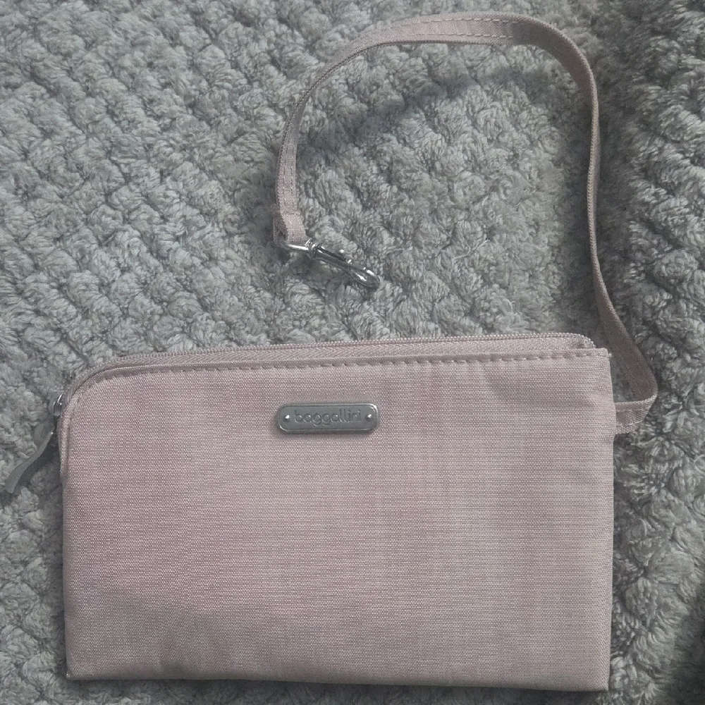 Baggallini Pink Crossbody Bag - Picture 5 of 8